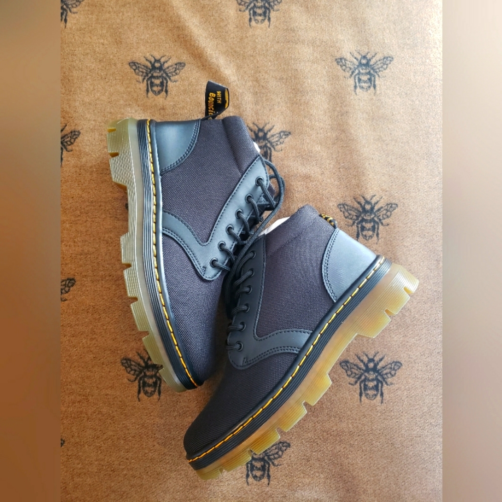 Dr. Martens Airwalk Black Size 8L/7M